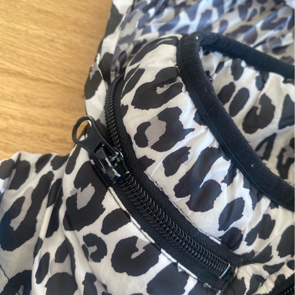 Bebe Leopard Print Puffer Full Zip Black Cream Jacket Women’s Medium Preloved - Picture 3 of 7